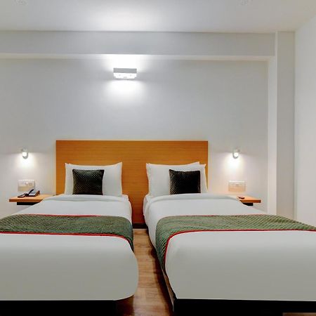 Townhouse Infinity Stays Gurgaon Exterior photo